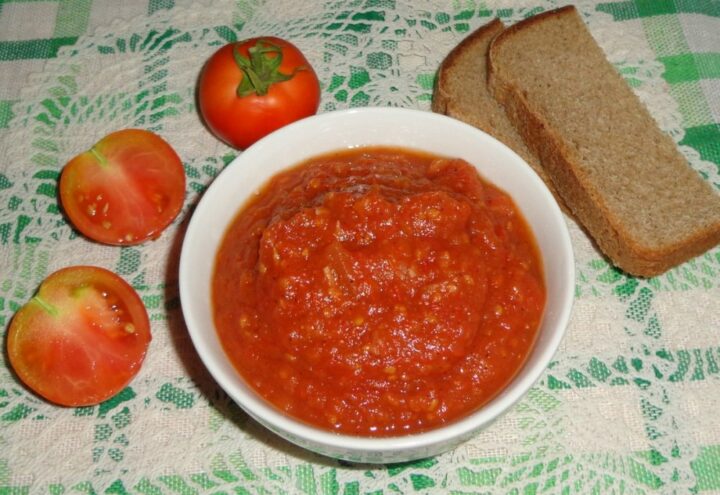 sous-iz-yablok-s-pomidorami.jpg