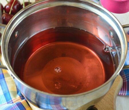 Компот из черешни